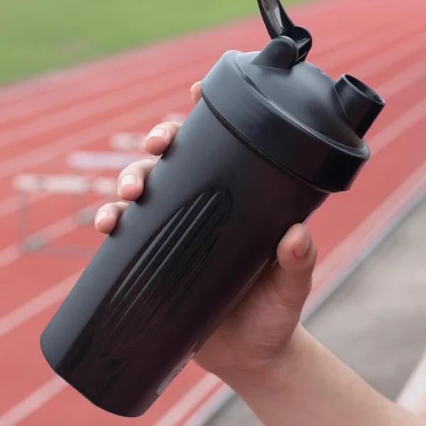 600ml Protein Shaker Bottle - Black, Red, White, Blue